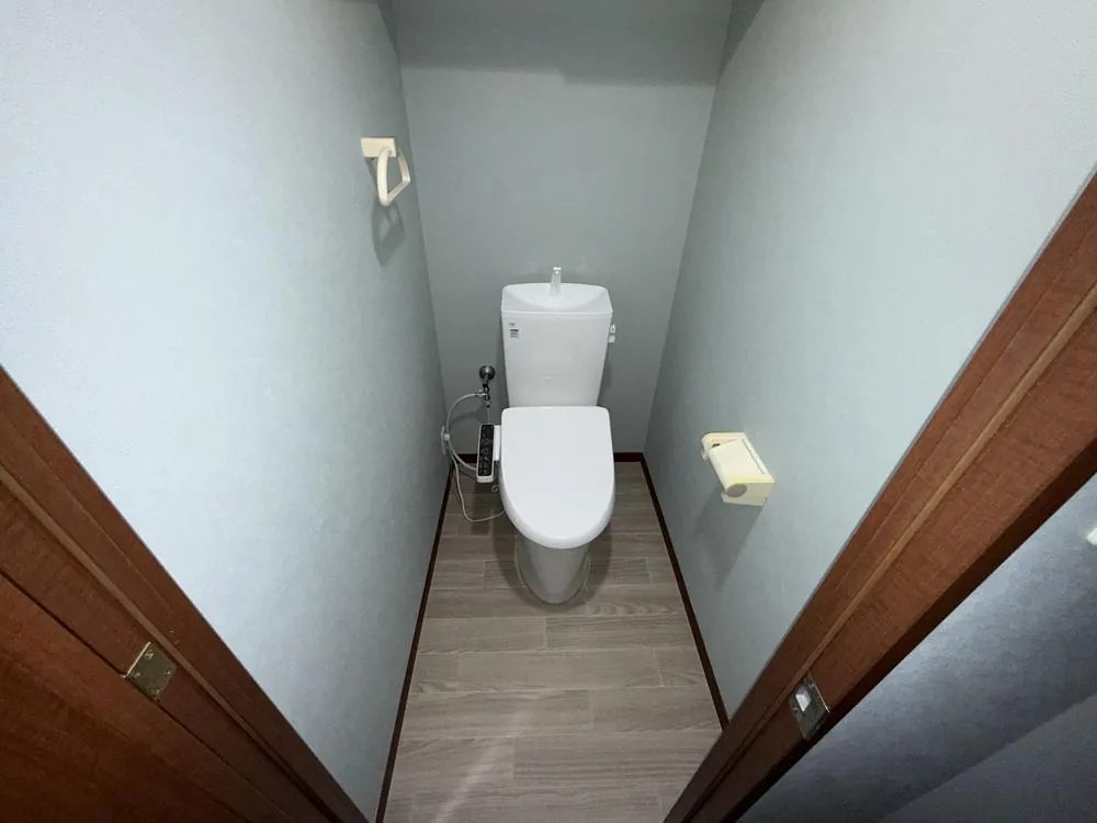 福岡市東区和白 H様邸 クロス張り替え・CFシート貼り・トイレ入替 施工後