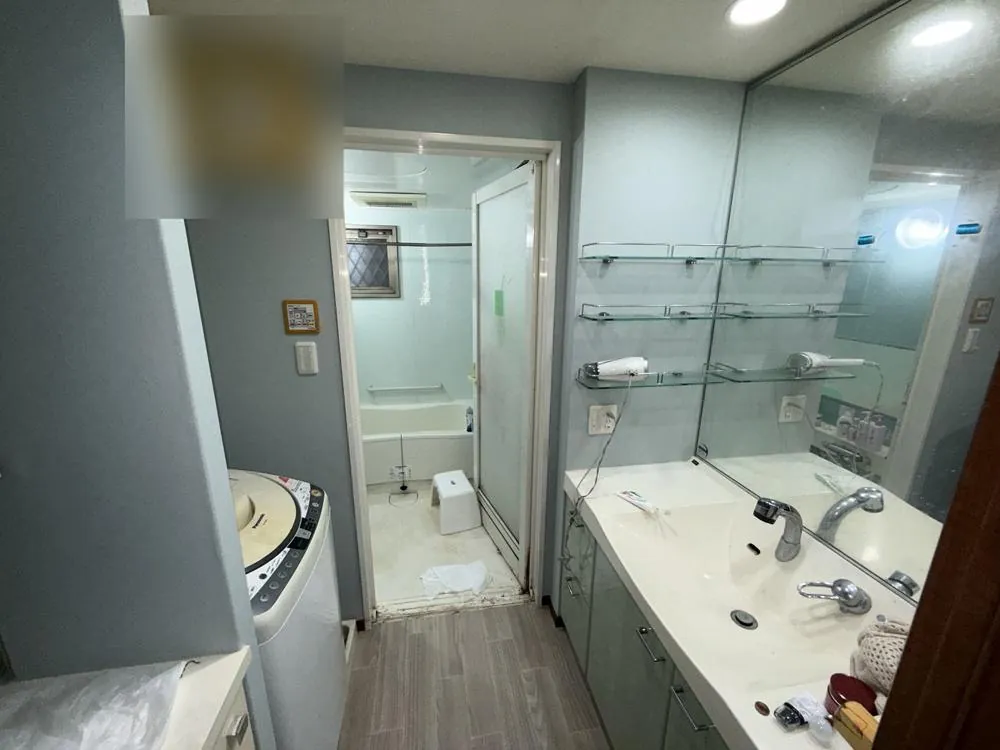 福岡市東区和白 H様邸 クロス張り替え・CFシート貼り・トイレ入替 洗面所 施工後